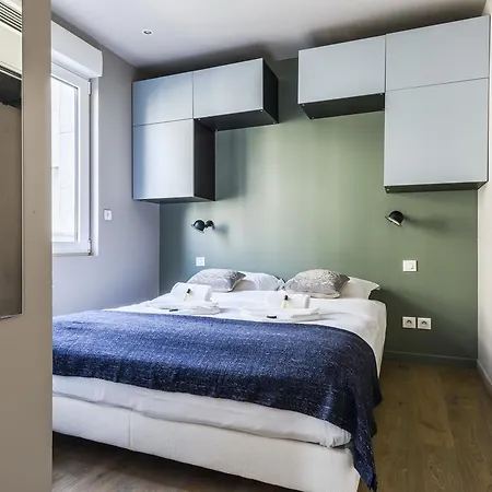 Apartment Refurbished Flat In Rue Cardinet, Sleeps 4 By Guestready Paris