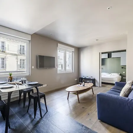 Apartman Refurbished Flat In Rue Cardinet, Sleeps 4 By Guestready Párizs