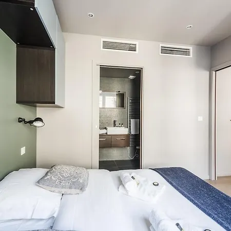 Apartman Refurbished Flat In Rue Cardinet, Sleeps 4 By Guestready