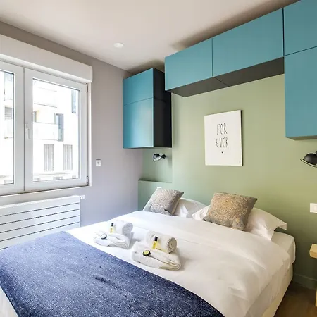 Apartment Refurbished Flat In Rue Cardinet, Sleeps 4 By Guestready