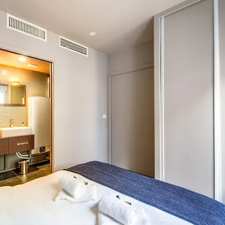 Refurbished Flat In Rue Cardinet, Sleeps 4 By Guestready Apartment *